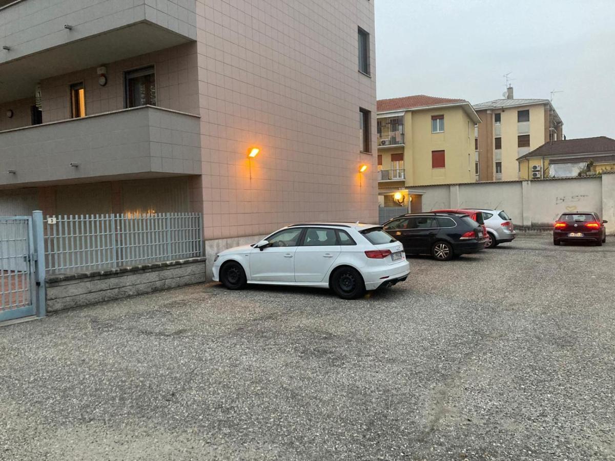 La Nostra Casa... Lägenhet Novara Exteriör bild